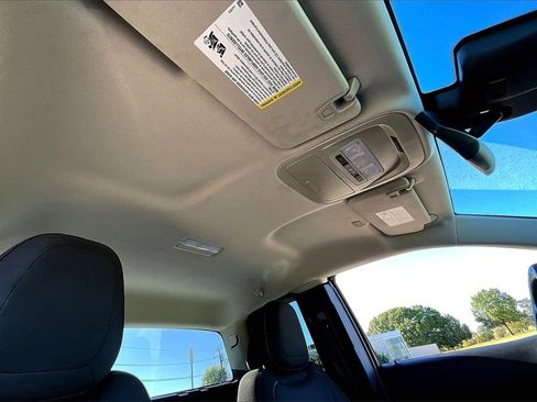 Used 2022 Chevrolet Colorado LT w/ Fleet Safety Package image 17