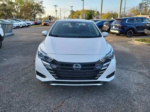 Used 2024 Nissan Versa SV image 5