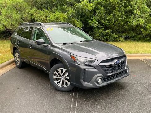 Used 2024 Subaru Outback Premium AWD/4WD image 1