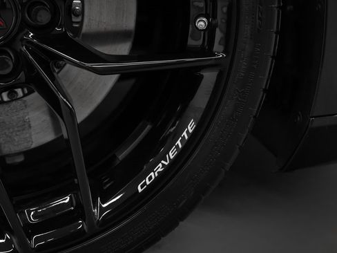 Used 2025 Chevrolet Corvette Z06 image 12