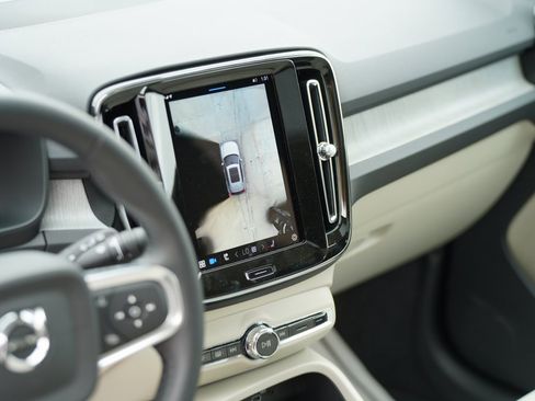 New 2025 Volvo XC40 B5 Plus w/ Protection Package Premier image 11