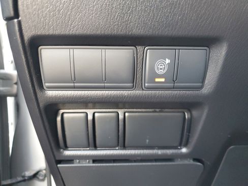 Used 2021 Nissan Armada SV image 30