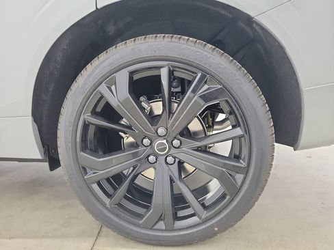 New 2026 Volvo XC60 B5 Ultra w/ Protection Package Premier AWD/4WD image 12