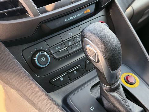 Used 2020 Ford Transit Connect XL image 23