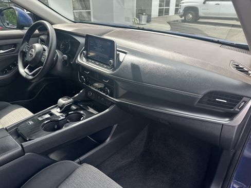 Used 2023 Nissan Rogue SV FWD image 29