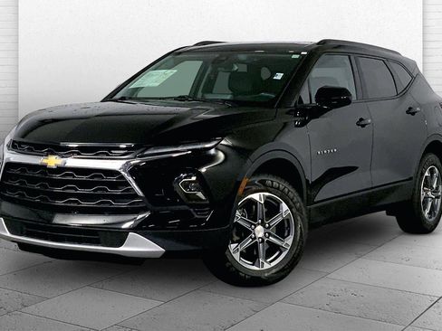 Used 2024 Chevrolet Blazer LT w/ Convenience Package FWD image 12