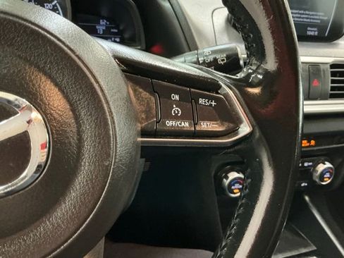 Used 2018 MAZDA MAZDA3 Touring image 26