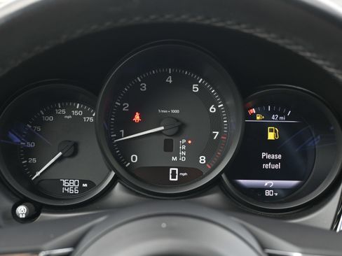 Used 2024 Porsche Macan w/ Premium Plus Package image 23