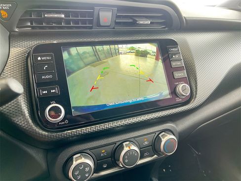 Used 2024 Nissan Kicks SV image 13