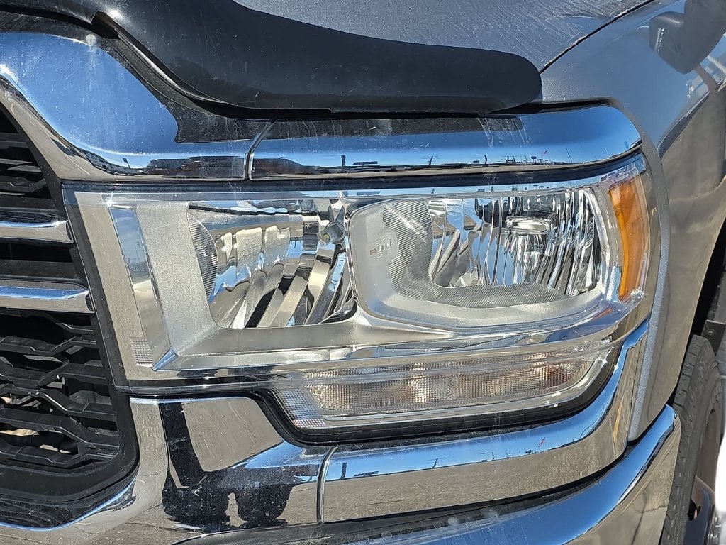 Used 2024 RAM 3500 Tradesman w/ Chrome Appearance Group AWD/4WD image 31