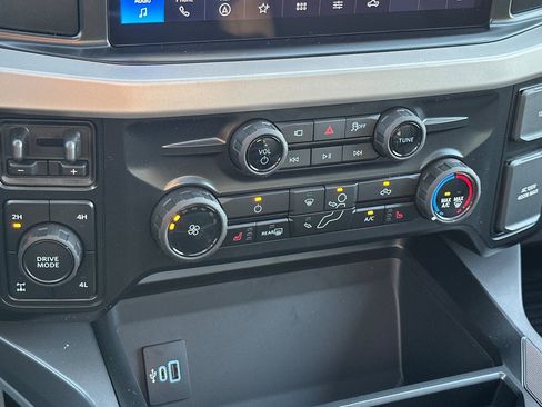 New 2026 Ford F250 XLT w/ XLT Premium Package image 18