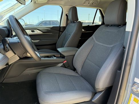 New 2025 Ford Explorer Active image 43