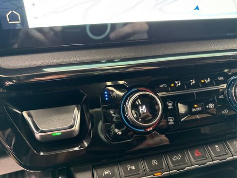 Used 2022 GMC Sierra 1500 AT4 w/ AT4 Premium Package image 45