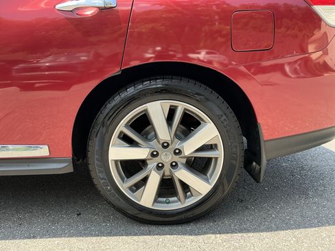Used 2015 Nissan Pathfinder Platinum AWD/4WD image 14