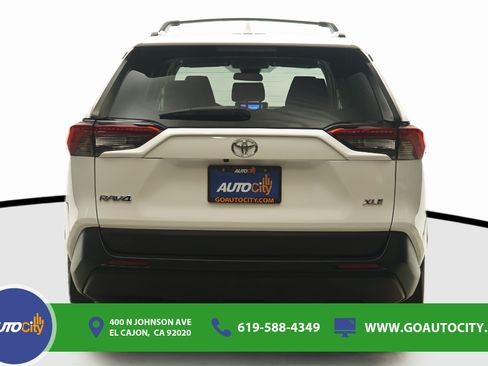 Used 2023 Toyota RAV4 XLE FWD image 12