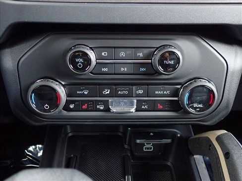 New 2026 Ford Bronco Badlands AWD/4WD image 19