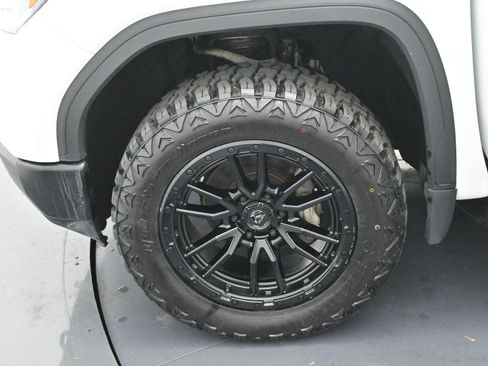 Used 2021 GMC Sierra 1500 4x4 Crew Cab w/ Sierra Value Package image 33