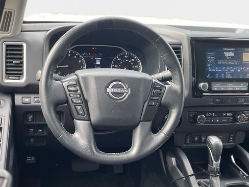 Used 2023 Nissan Frontier SV w/ SV Convenience Package AWD/4WD image 17