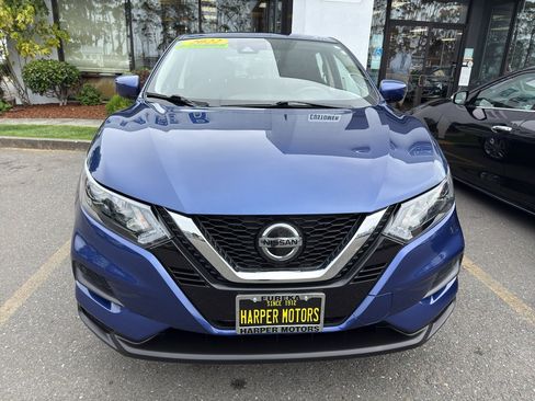 Used 2022 Nissan Rogue Sport S image 2