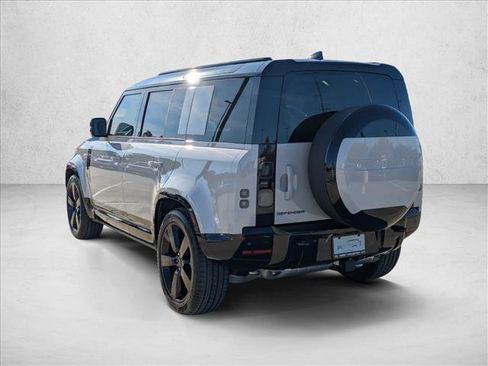 New 2026 Land Rover Defender 110 X-Dynamic SE image 9