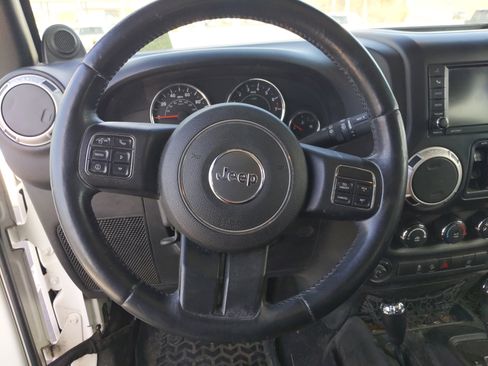 Used 2014 Jeep Wrangler Unlimited Sahara w/ Connectivity Group image 14