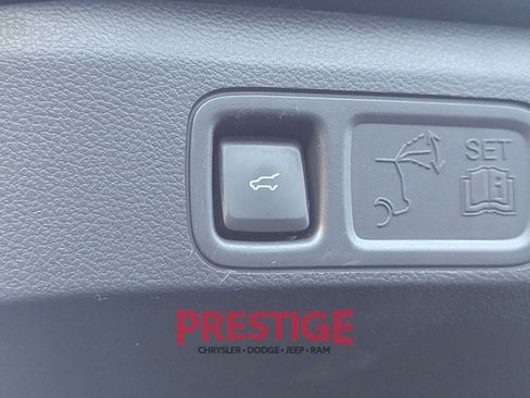 Used 2024 Ford Expedition Limited image 10