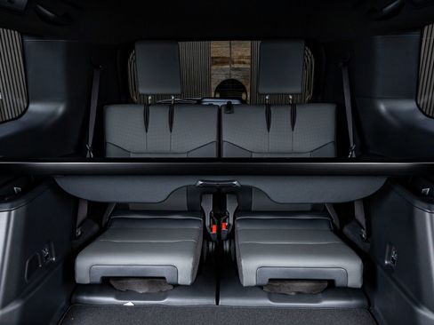 Used 2025 Lexus GX 550 w/ Cold Area Package image 36