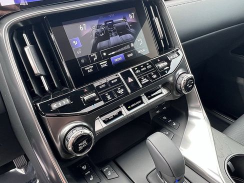 New 2026 Lexus LX 700h Luxury image 9