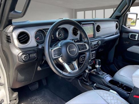 Used 2022 Jeep Wrangler Unlimited Sahara AWD/4WD image 16