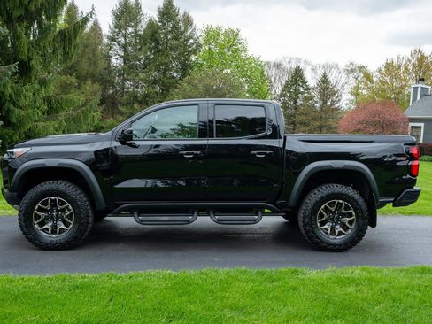 Used 2024 Chevrolet Colorado ZR2 w/ Technology Package AWD/4WD image 8