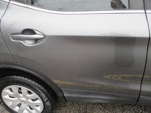 Used 2020 Nissan Rogue Sport S image 19