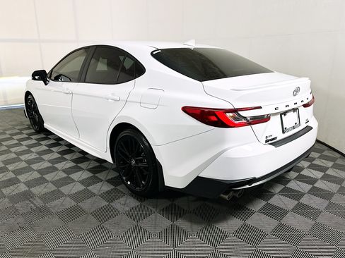 Used 2025 Toyota Camry SE w/ Multimedia Upgrade Package FWD image 5