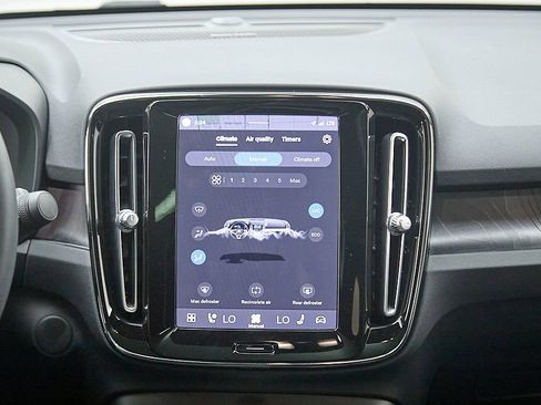 Certified 2023 Volvo C40 P8 Recharge Ultimate image 27