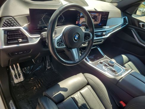 Used 2024 BMW X5 xDrive40i w/ Executive Package image 16