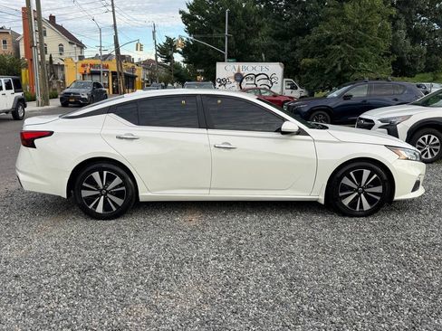 Used 2021 Nissan Altima 2.5 SV FWD image 4