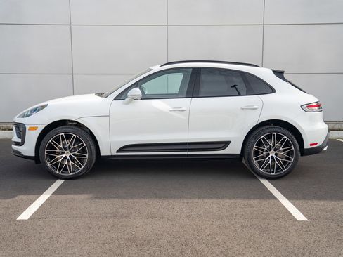New 2026 Porsche Macan image 2