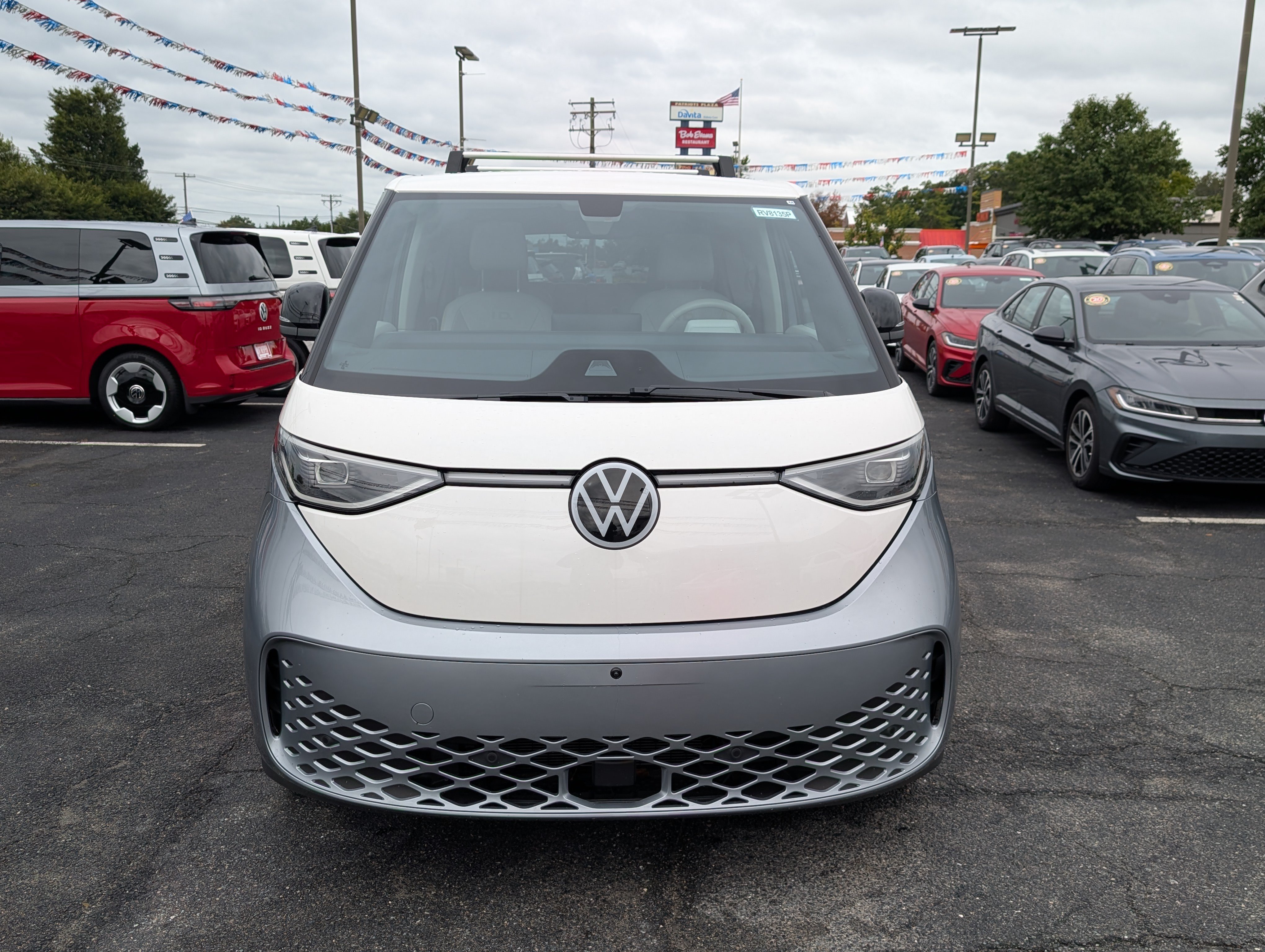 Used 2025 Volkswagen ID. Buzz 1st Edition AWD/4WD image 8