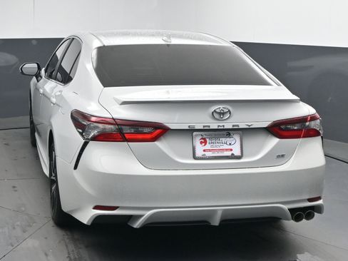 Used 2023 Toyota Camry SE image 7