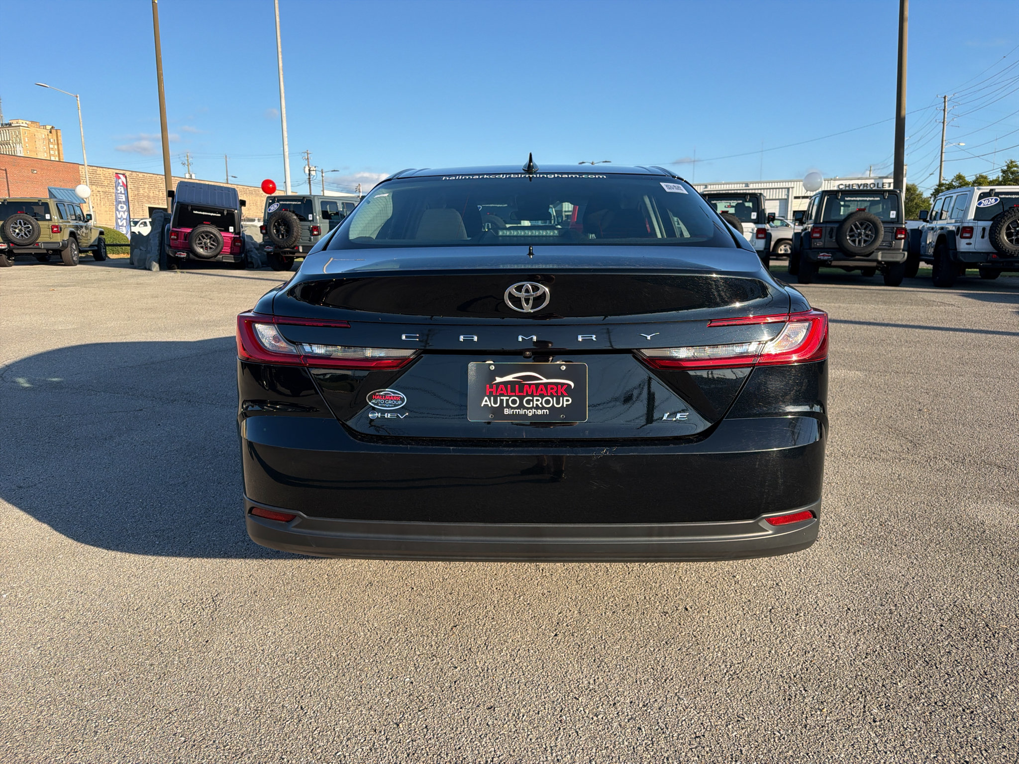 Used 2025 Toyota Camry LE FWD image 7