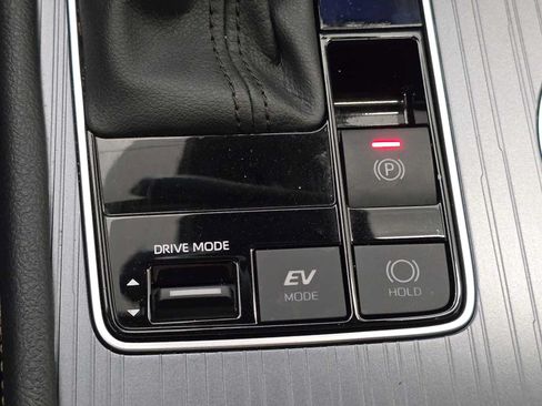 Certified 2024 Toyota Sienna XLE Woodland Edition AWD/4WD image 16