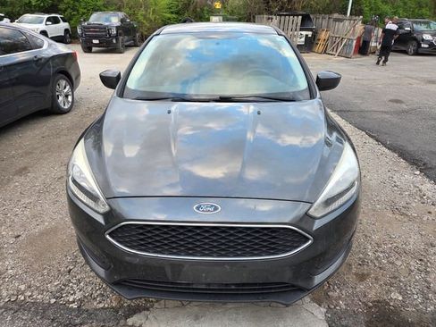 Used 2018 Ford Focus SE image 2