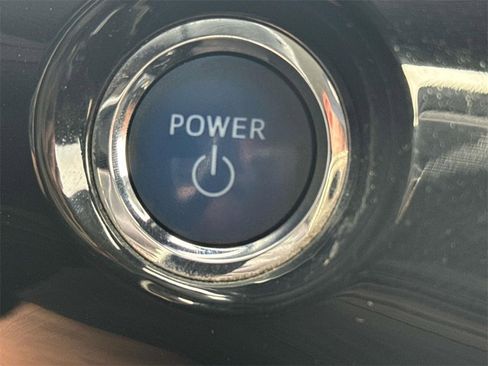 Used 2017 Toyota Prius Prime Premium image 21