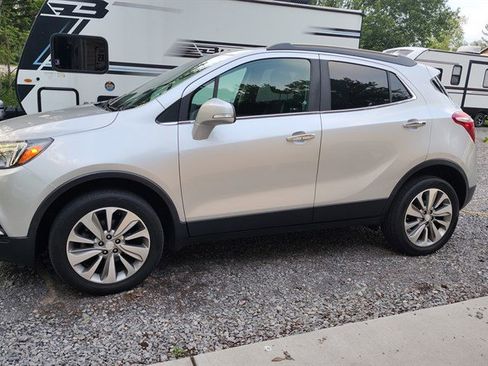 Used 2018 Buick Encore Preferred AWD/4WD image 1