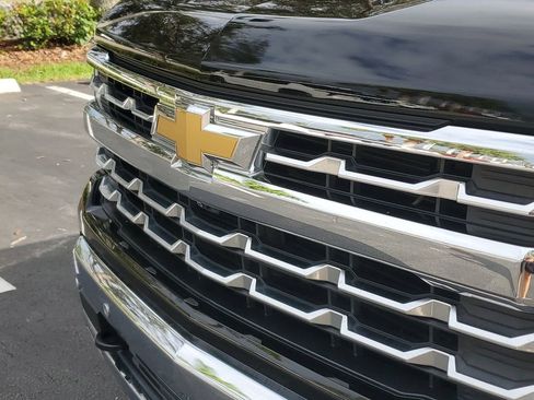Certified 2022 Chevrolet Silverado 1500 LTZ image 9