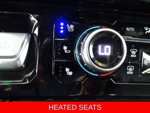 Used 2024 GMC Sierra 2500 AT4 w/ AT4 Premium Plus Package AWD/4WD image 14