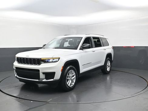 Used 2023 Jeep Grand Cherokee L Laredo image 7