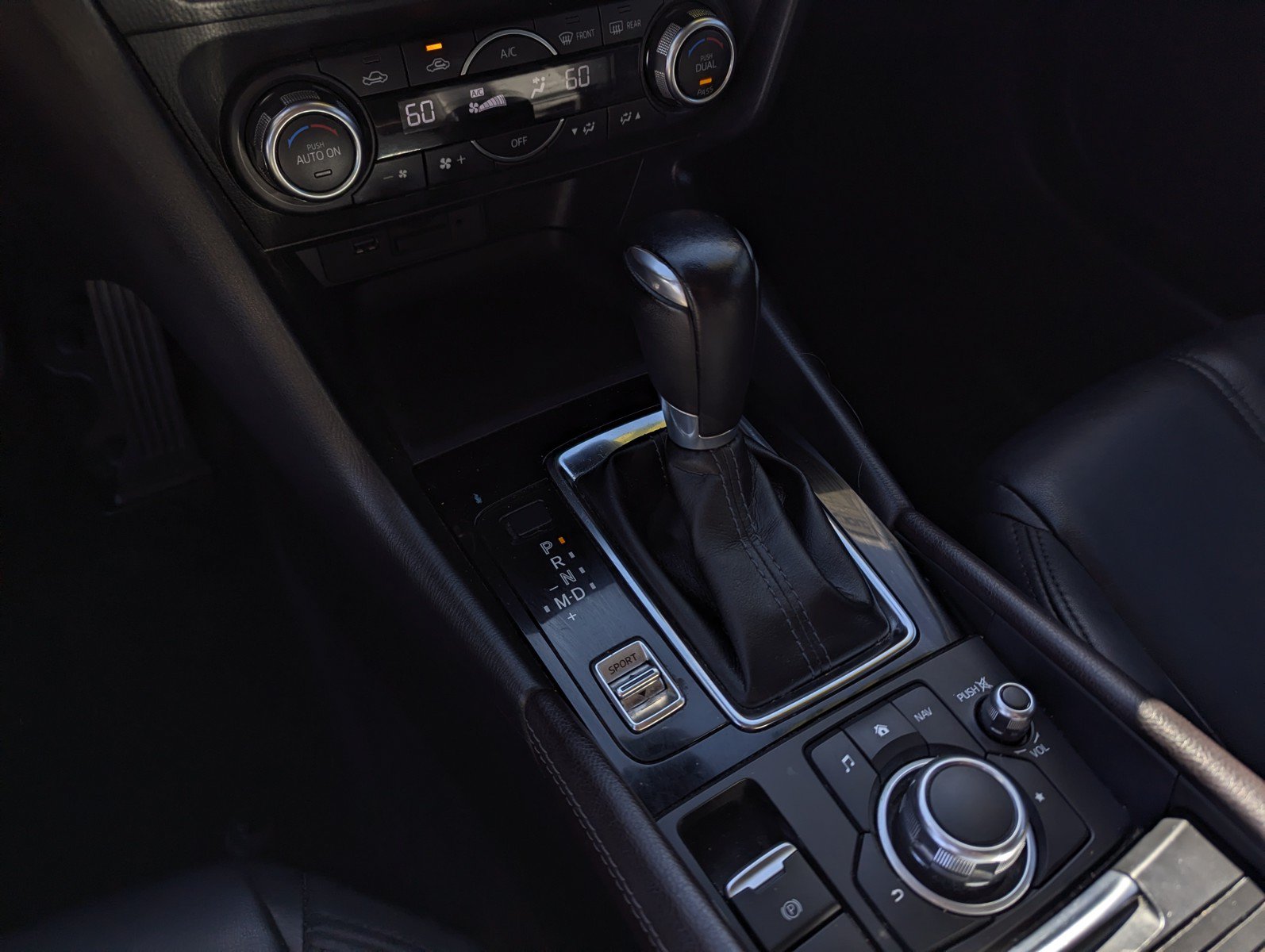 Used 2017 MAZDA MAZDA3 Touring FWD image 11