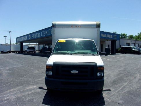 Used 2014 Ford E-350 and Econoline 350 Super Duty RWD image 2