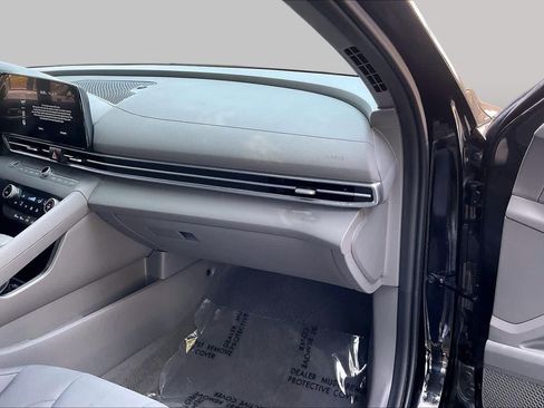 Certified 2024 Hyundai Elantra SEL FWD image 18