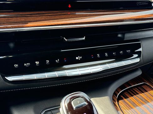 Certified 2023 Cadillac Escalade ESV Premium Luxury image 10